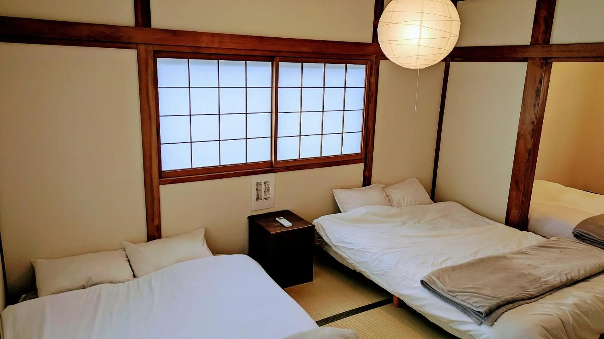 Apartament Umeda Oideya,梅田まで5分,古民家の貸切,最大8名,駅から徒歩5分 Osaka 0*,